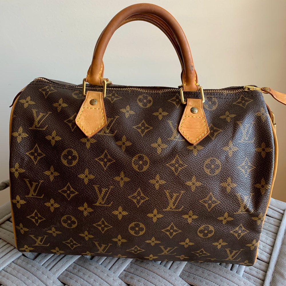 Louis Vuitton Speedy 35 in excellent Condition. 100% authentic.